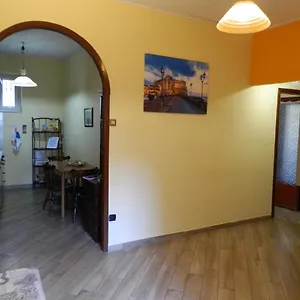 La Casetta Arancione Nell'aeroporto Di Apartment Naples
