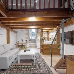Apartment Right House - Small Garden In Old Town - Historical Castle District, Cagliari